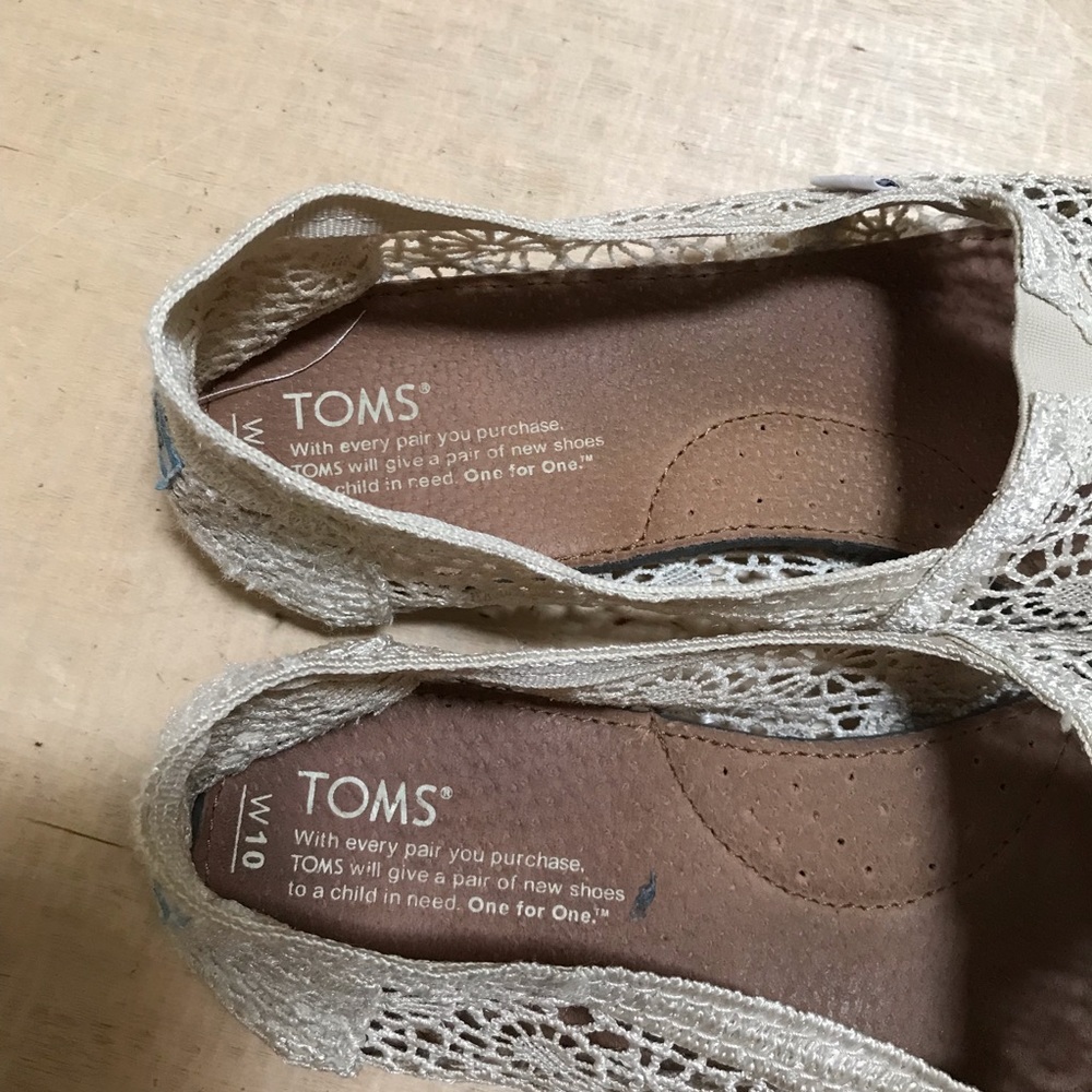 Toms Crochet Beige Slip On Size 10 - Picture 4 of 8